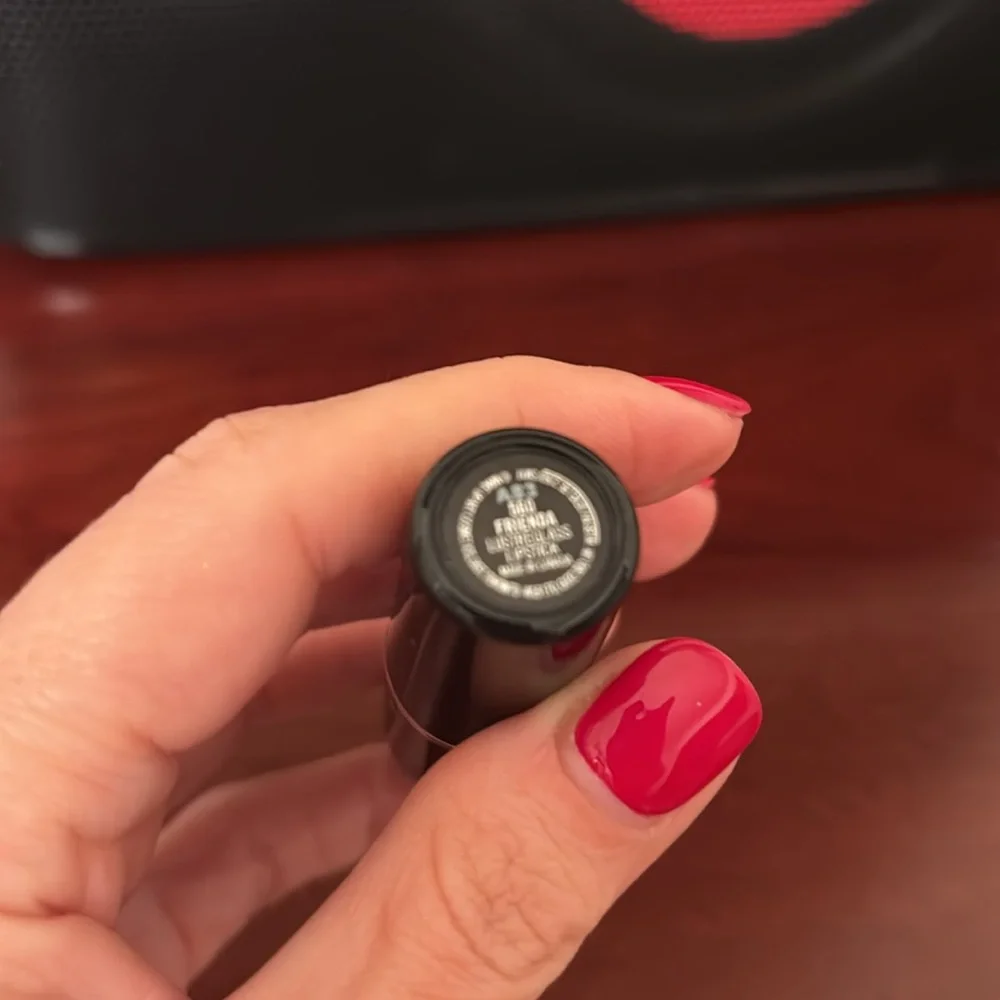 MAC Frienda ( Midtone Coral) Lustureglass Lipstick